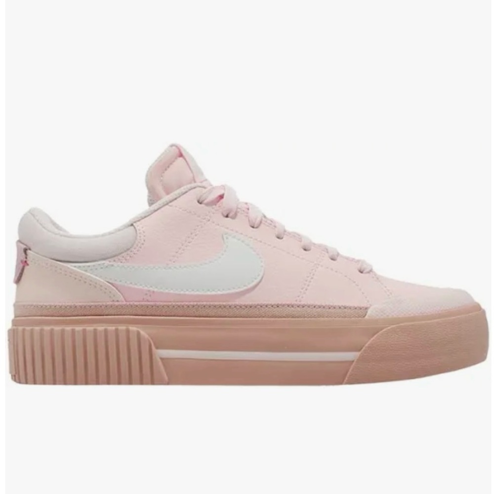 Nike women’s Court Legacy Lift shoe in light & dusty pink color way. Size 11 M